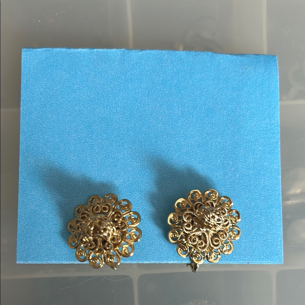 Vintage Gold Filigree Clip Earrings